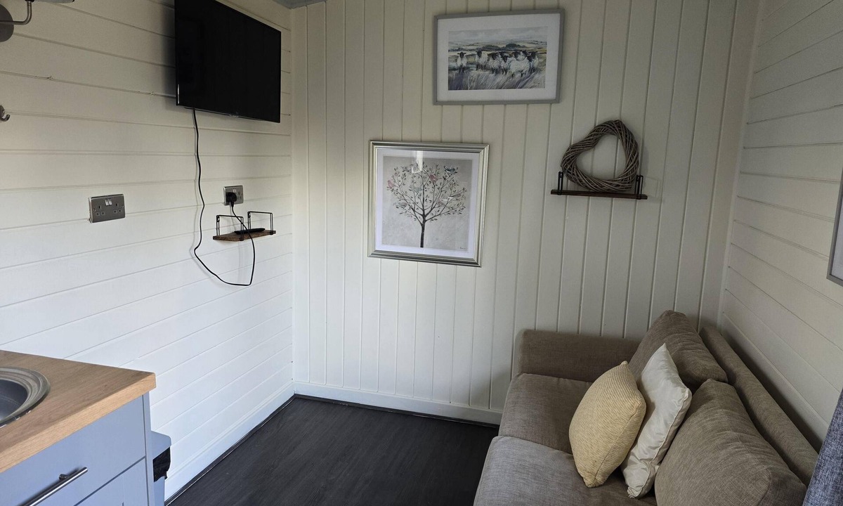 Shepherds Riverside | Llanfair Caereinion