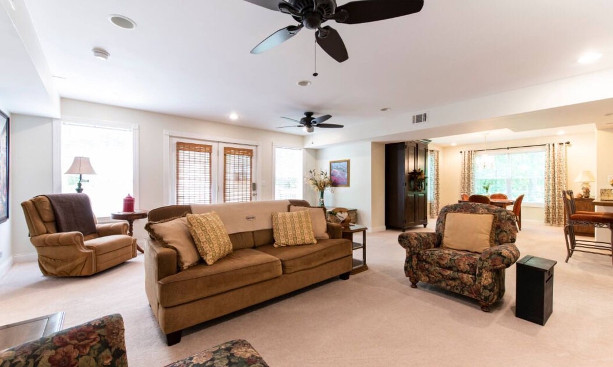 Stays | Fisherville