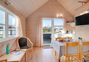 Amazing home in Struer with kitchen