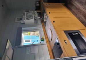 Glamping Hut - Riverview 3