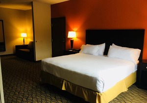 Holiday Inn Express Hotel & Suites Cadillac by IHG
