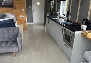 Large Glamping Hut - Riverview 13