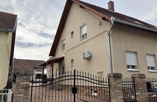 Villany Apartment | Ádám Vendégház