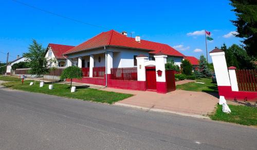 Almosd Apartment | Álmosdi Tópart Vendégház