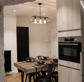 Centro Apartment | Ático Industrial Céntrico, Reformado, Air-Acond, WiFi
