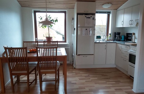 Kjellerup Apartment | Økonomisk Ferielejlighed til par i Hjertet af Jylland med Masser af Historie
