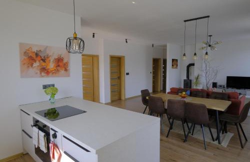 Maly Slavkov House | Červene maky - red poppies