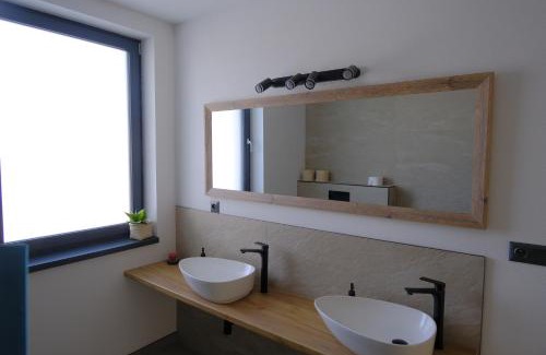 Maly Slavkov House | Červene maky - red poppies