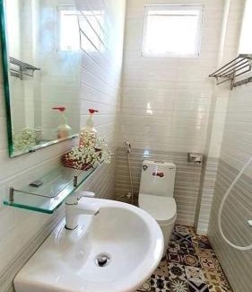 Cam Ranh Cabin | Đảo Bình Ba, nhà nghỉ sắc màu đi bộ ra biển rất gần, không nhận khách quốc tế, phòng đôi - nhận cọc trước mới giữ phòng