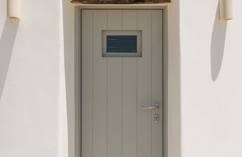 Naousa House | ōrigín The Cycladic windmill