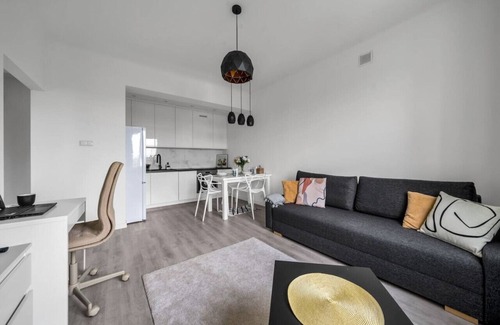 Muranow Apartment | Śródmieście Apartment - 8th Floor, Workspace, Tram - by Rentujemy