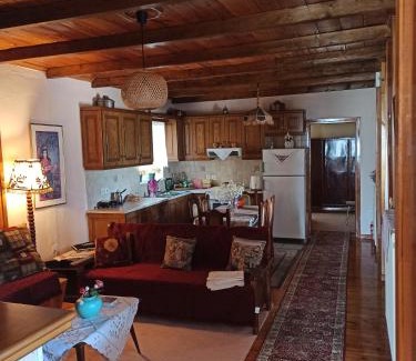 Lamia House | ΕΞΟΧΙΚΟ ΜΑΡΙΑ