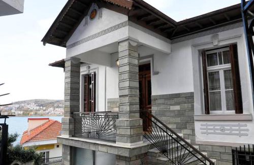 Kastoria House | Κομψό & πολυτελές νεοκλασικό στο κέντρο της πόλης