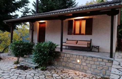 Synikia Mesi Trikalon House | Ξενώνας Το Πατρικό