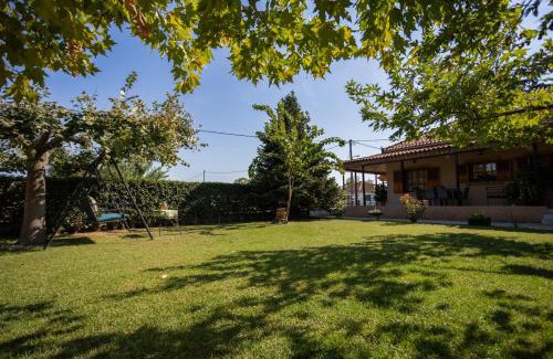 Gomfoi House | Σπίτι με κήπο στους Γόμφους Τρικάλων