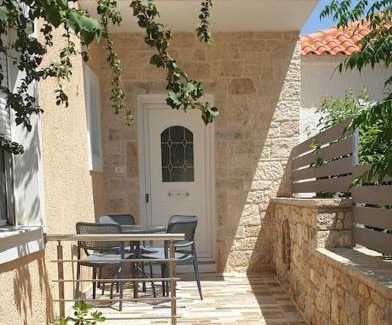 Marathokampos Apartment | Το πετρινο σπιτι