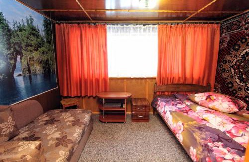 Yablunytsya Apartment | Апартаменти з трьома спальнями