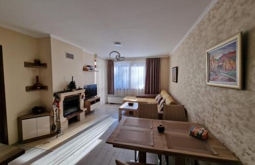 Pamporovo Apartment | Апартамент Лейк Вю, вила Флора, комплекс Маунтин лейк