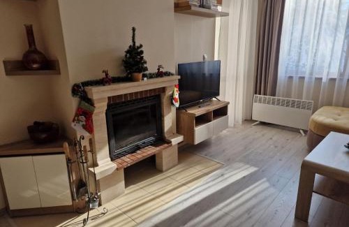 Pamporovo Apartment | Апартамент Лейк Вю, вила Флора, комплекс Маунтин лейк