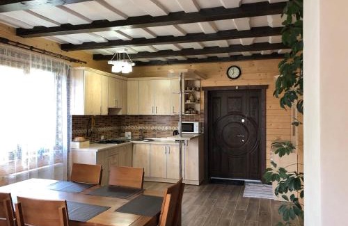 Zhdeniyevo Apartment | Вербовий двір - Willow Yard