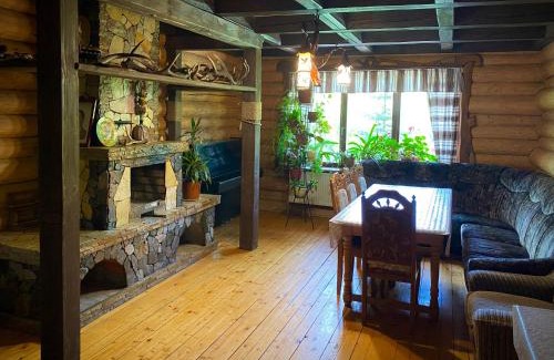 Oryavchyk Apartment | Гостинний двір