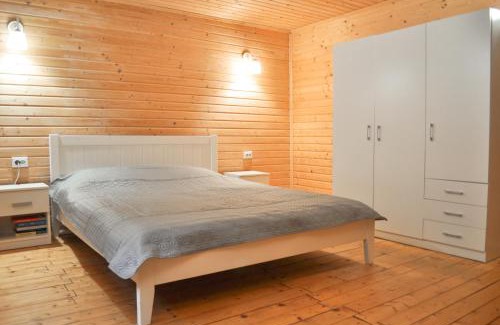Soymy Ski Chalet | Гостьовий дім Секвойя