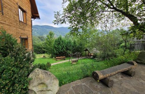 Yaremche Hotel | Гуцульська хата