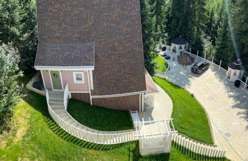 Chornomorsk Apartment | Двоповерховий апартамент у котеджі FREEMAN-3b з грилем та альтанкою над річкою