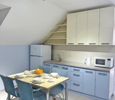 Cholpon-Ata Apartment | Двухэтажный коттедж с 2 апартаментами на озере