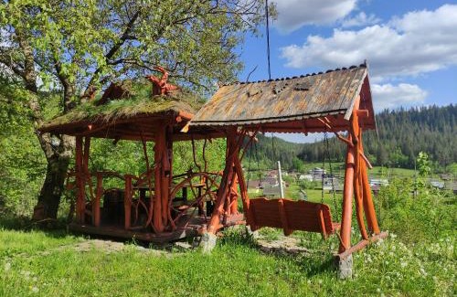 Yaremche Cabin | Дерев'яний котедж "Казка"