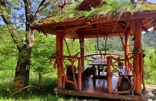 Yaremche Cabin | Дерев'яний котедж "Казка"