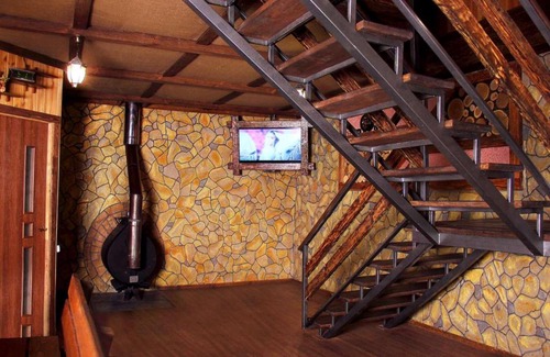 Nyzhni Mlyny House | Дом с баней для отпуска