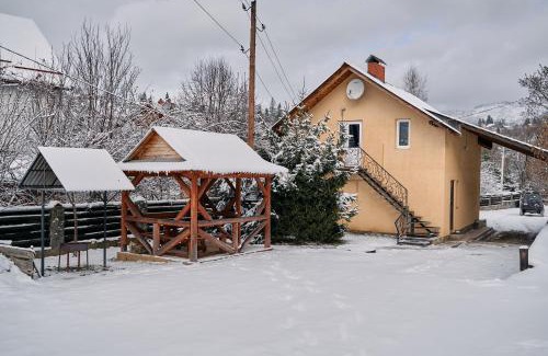 Slavske House | Затишна Домівка