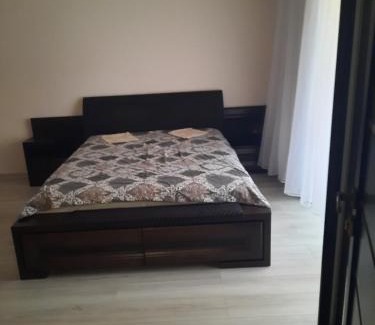 Berehove Apartment | Затишок Берегово неподалік від басейнів "Спортбаза Закарпаття" і "Жайворонок"