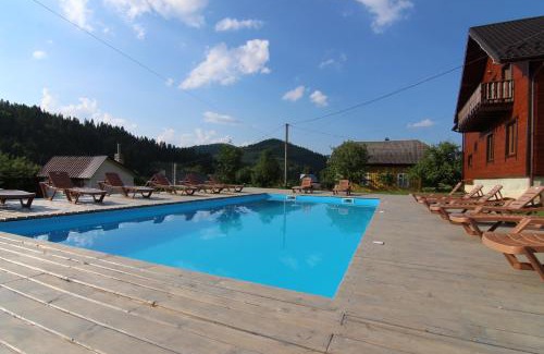 Plavya Villa | Карпатська садиба