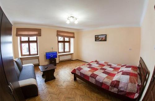 Lviv City Center Apartment | Квартира в центрі на вулиці Вірменській 12 є дві спальні двуспальні ліжка