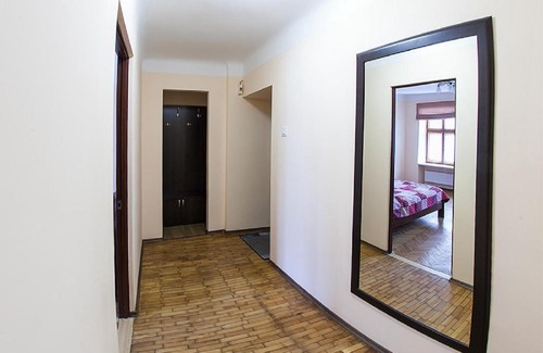 Lviv City Center Apartment | Квартира в центрі на вулиці Вірменській 12 є дві спальні двуспальні ліжка