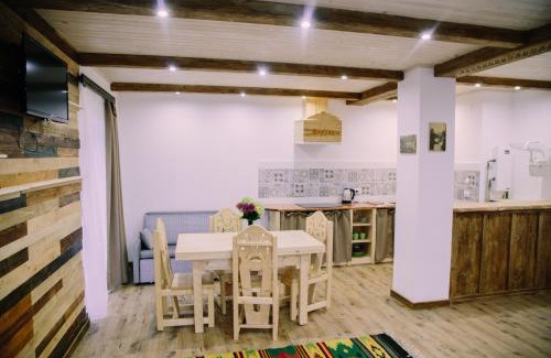 Yaremche Cabin | Котедж "Солард"