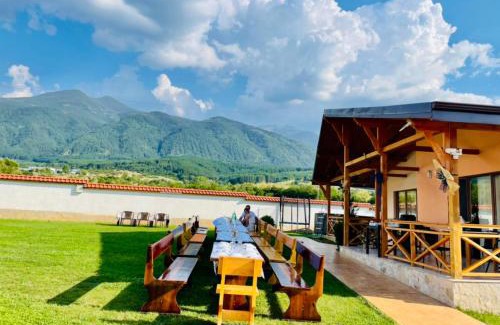 Sapareva Banya House | Къщи за гости “Планински Рай” Mountain Paradise