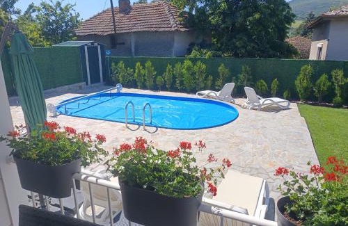 Banya Villa | Къщи за гости "Ямира"