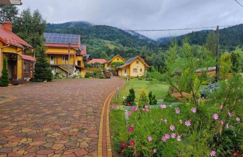 Mykulychyn House | Ластівчине гніздо