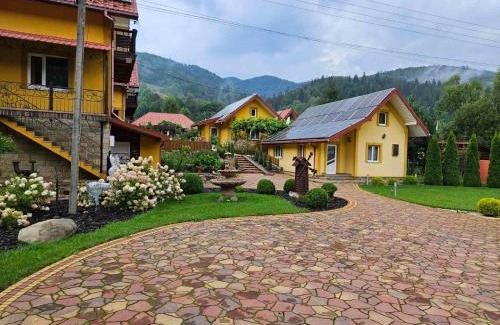 Mykulychyn House | Ластівчине гніздо