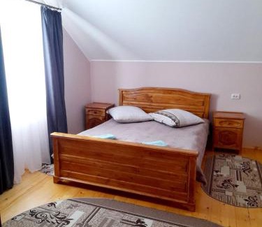 Mykulychyn House | На Пагорбі