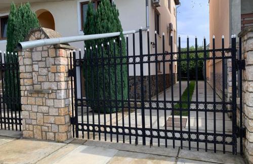 Berehove House | Приватний будинок