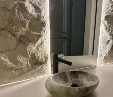 Cherkasy Apartment | Світло не вимикають! Сучасна квартира з двома спальнями в центрі Черкас! Неймовірний вид на Дніпро!