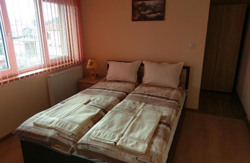 Shiroki Dol House | Стаи за гости Елени