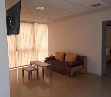 Kardzhali Province Hotel | Студия и Стаи за гости -жк Пентагон