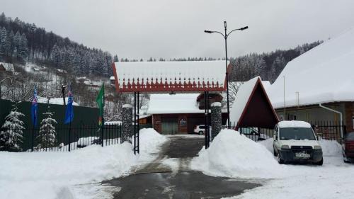 Yaremche Apartment | У Любчика