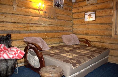 Serednye House | Хатина біля потока