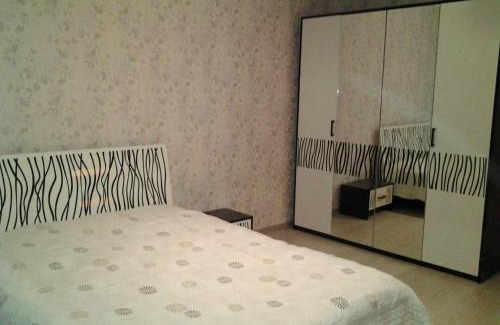 Lenins'kyi district Apartment | Хмельницьке шосе 122а